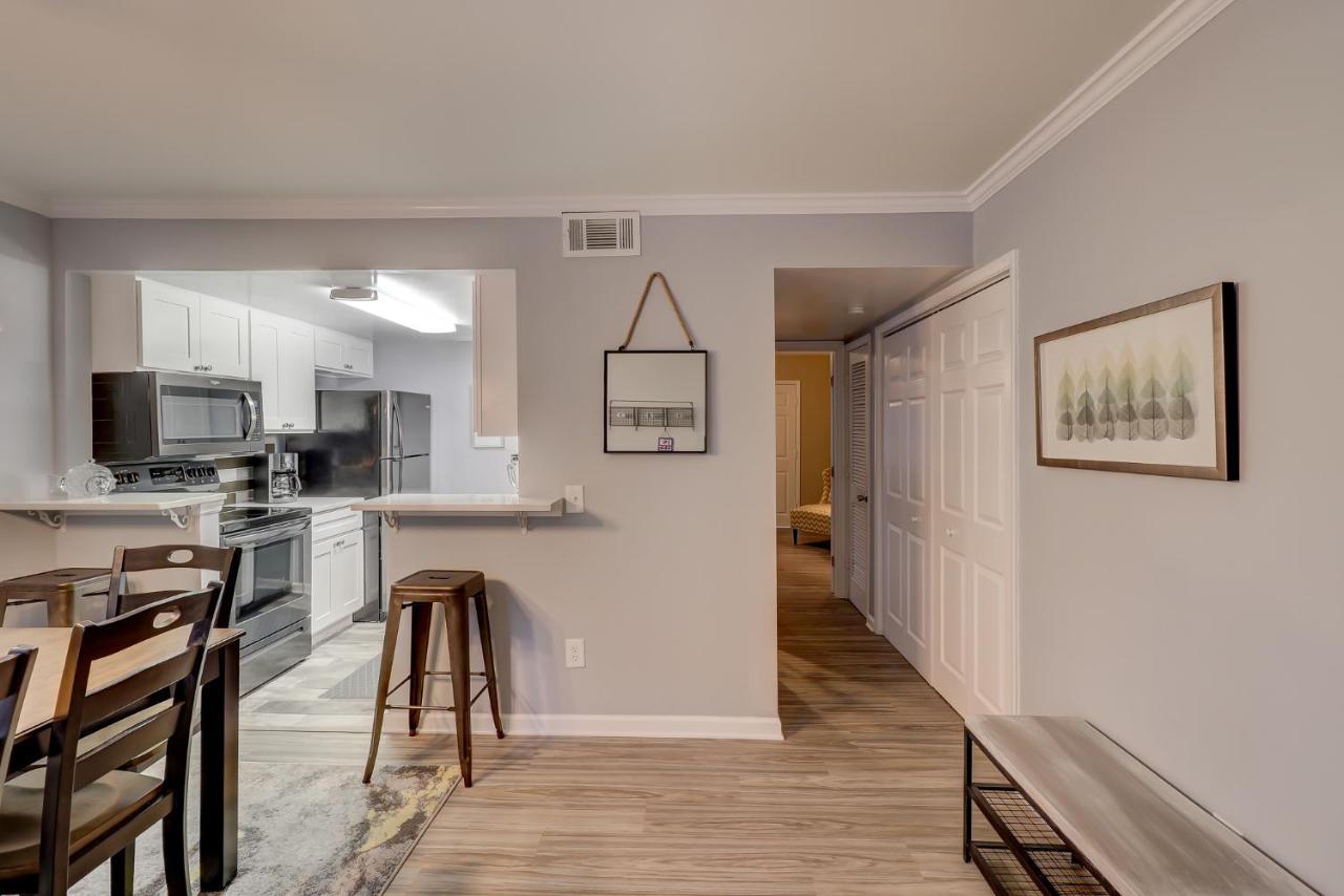#111 Elaborate Condo Ideal Location 2Brm/2 Parking Хилтон-Хед-Айленд Экстерьер фото